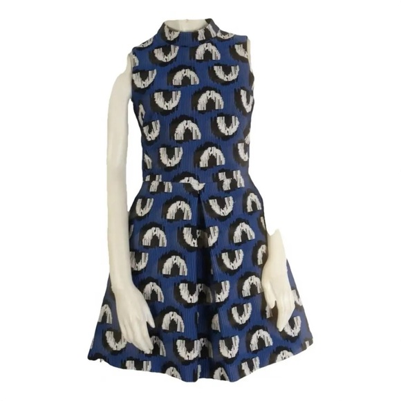 Hunter Bell Dress - Picture 7 of 7